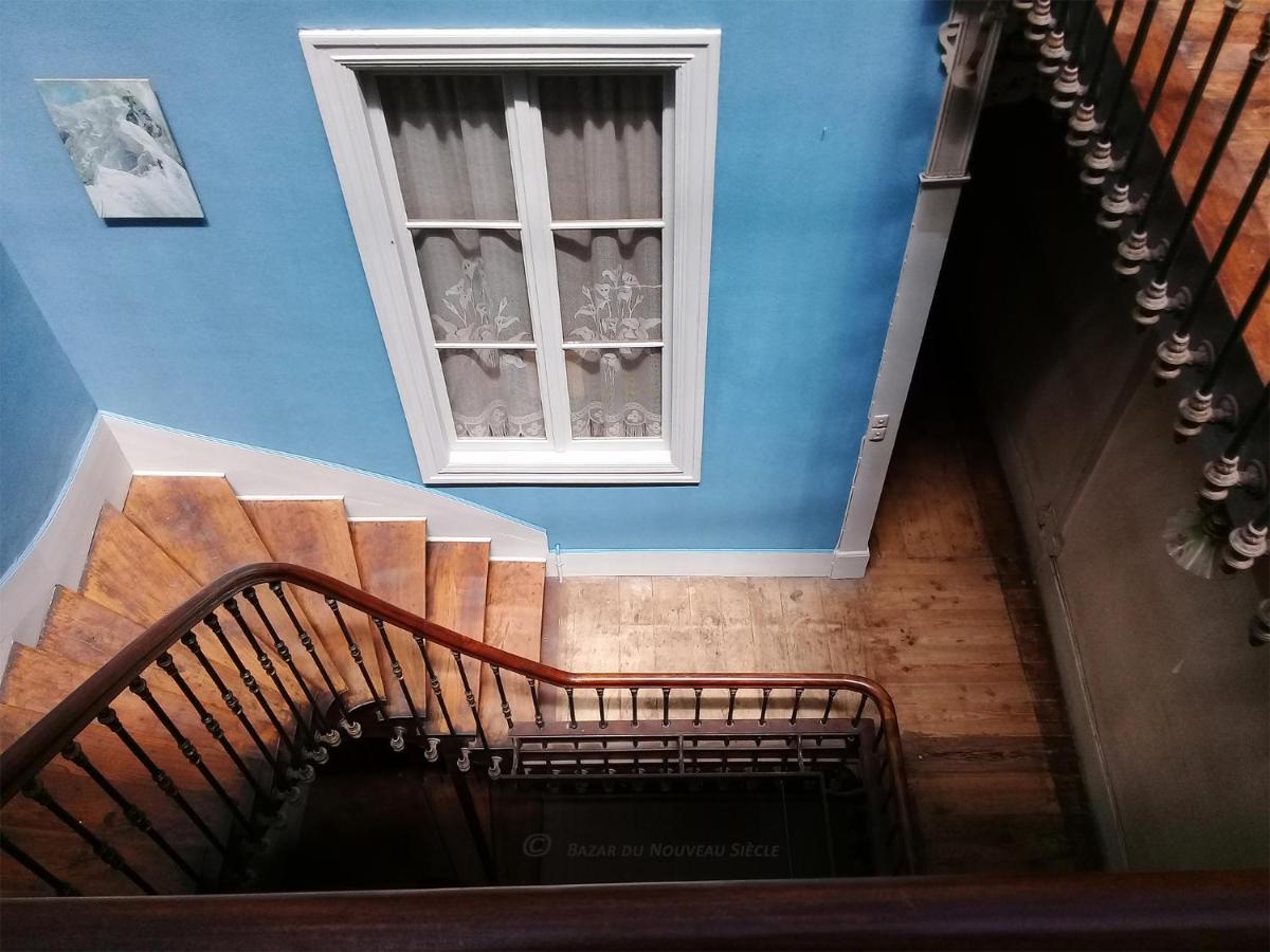 Bazar Du Nouveau Siecle Montrejeau Bagian luar foto