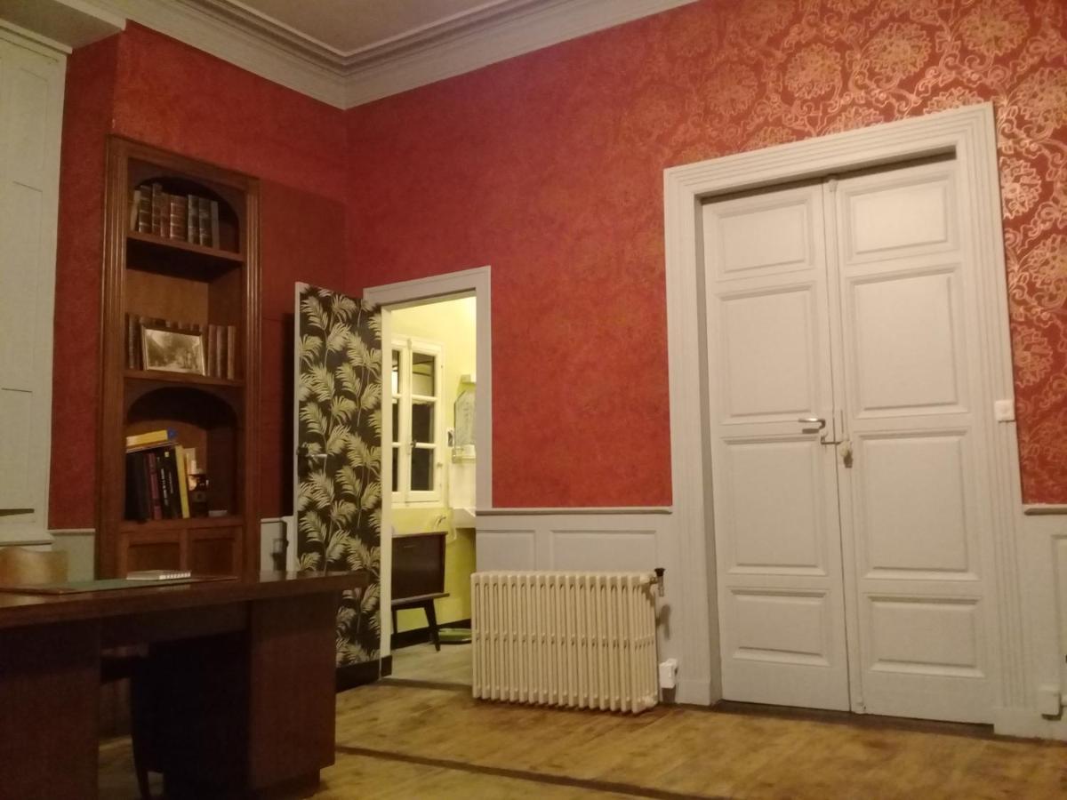 Bazar Du Nouveau Siecle Montrejeau Bagian luar foto